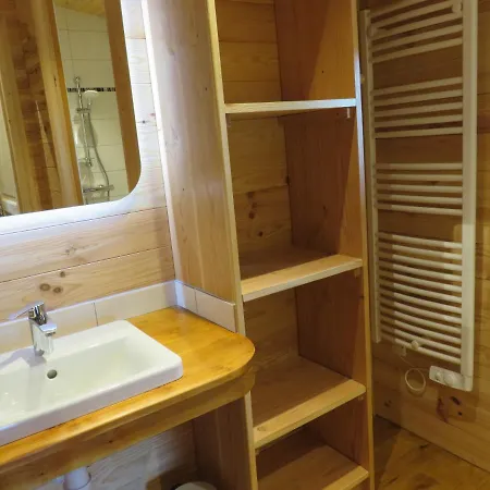 Les Mathieux La Du Parc Dağ evi